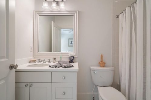 3066 Arden Rd, Atlanta GA  30305-1914 exterior