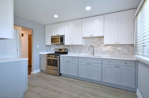 5013 Oneida Ave, Chicago, IL 60706-3322