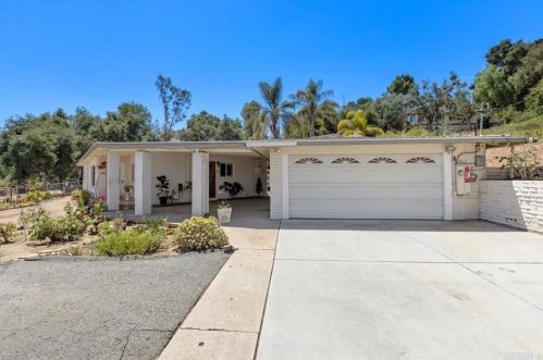 447 Citracado Pkwy, Escondido, CA 92025-6410