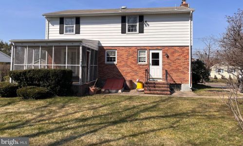 71 Hollynoll Dr, Trenton, NJ 08619-2242