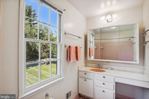 11924 Viewcrest Ter, Silver Spring MD 20902-1553 exterior