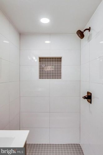 403 Dale Dr, Silver Spring MD  20910-5528 exterior