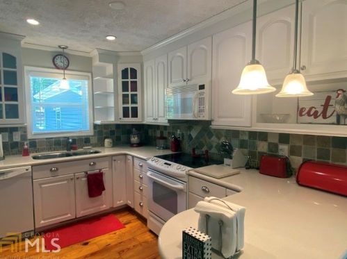 169 Place De Letoile, Lavonia, GA 30553-2406