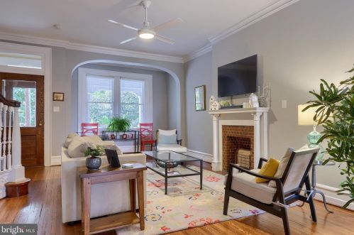 353 College Ave, Lancaster, PA 17603-3317