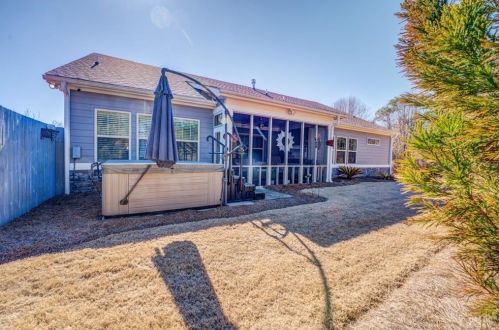 1558 Renaissance Dr, Conyers GA  30012-3895 exterior