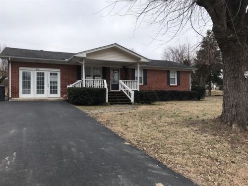 1203 Hollis Ln, Lafayette, TN 37083-2221