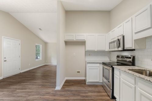 127 Hillcrest Dr, Stockbridge GA  30281-1762 exterior