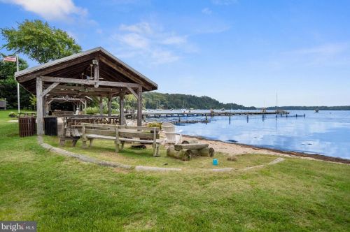 16 Severn Riv Rd, Severna Park MD 21146-4659 exterior