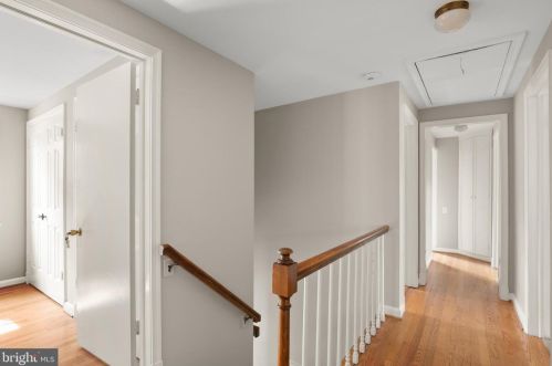 1423 Crestridge Dr, Silver Spring MD 20910-1535 exterior