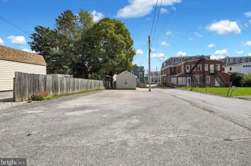 316 Walnut St, Hanover PA 17331-2536 exterior