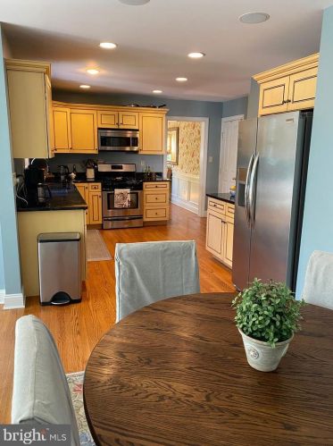 21 Hillside Rd, Princeton NJ  08540-3436 exterior