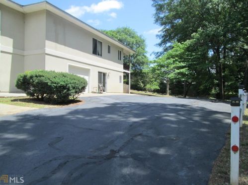 45 Hillandale Dr, Hartwell, GA 30643-4100