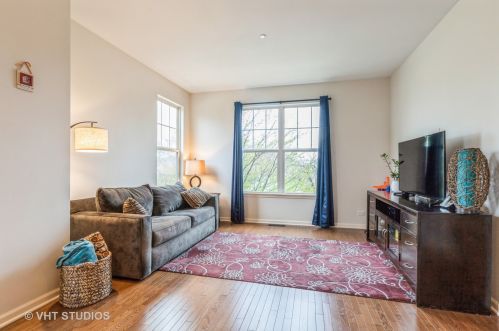 312 Laurel Ave, Des Plaines, IL 60016-4370