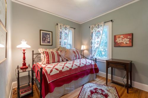 588 Hall Ave, Saint Paul MN  55107-2840 exterior