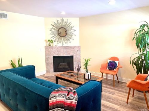 809 Spurgeon St, Santa Ana, CA 92701-3704