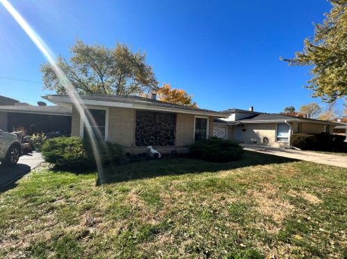 15528 Sunset Dr, Dolton, IL 60419-3135