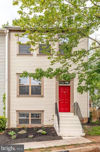 13648 Wildflower Ln, Clifton, VA 20124-1044