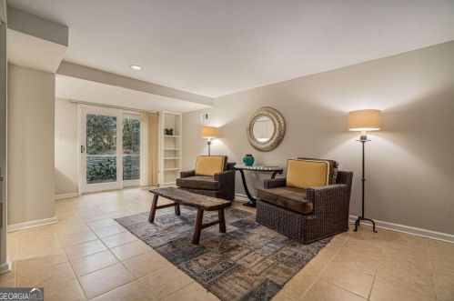 887 Berkshire Rd, Atlanta GA  30324-4929 exterior