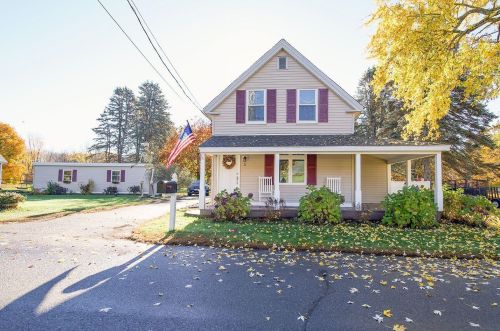 3 Witch Ln, Plaistow, NH 03865-2233