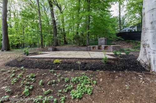 71 Bamm Hollow Rd, Middletown NJ  07748-3259 exterior