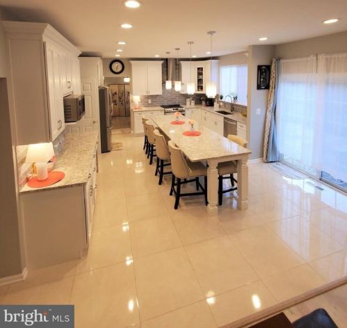 8889 Whitchurch Ct, Bristow, VA 20136-2006