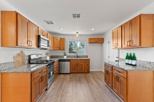 3233 Chettenham Dr, Rancho Cordova, CA 95670-5836
