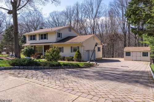 36 Old Mill Dr, Parsippany, NJ 07834-9511