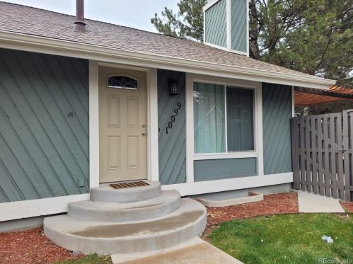 10099 Peakview Ave, Englewood, CO 80111-6105