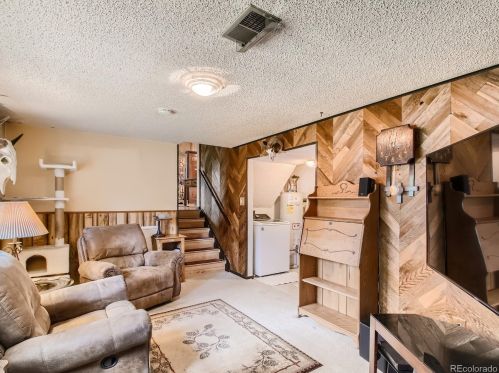 18179 60 Ave, Denver CO 80403-1050 exterior