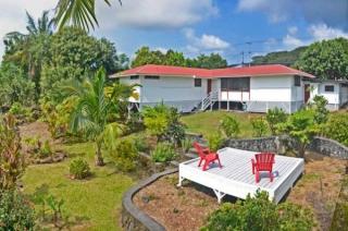 275 Kaumana Dr, Hilo, HI 96720-1936