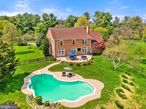 16050 Hamilton Station Rd, Waterford, VA 20197-1102