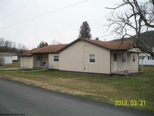111 Custer St, Belington, WV 26250-7415