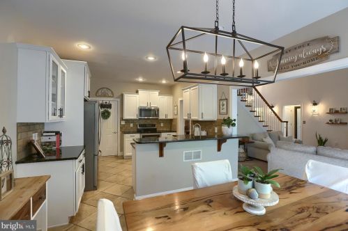 101 Shatto Dr, Carlisle PA  17013-2120 exterior