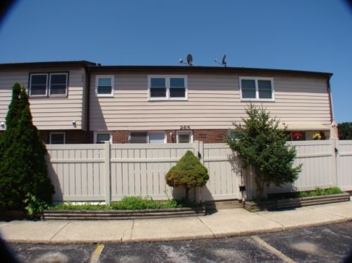 265 Montgomery Ln, Wood Dale, IL 60191-1839