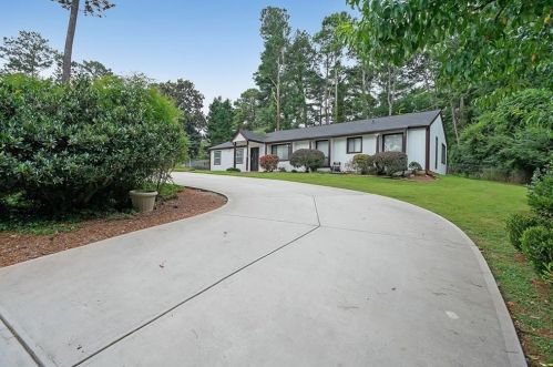 2599 Irene Cir, Duluth GA  30096-4145 exterior