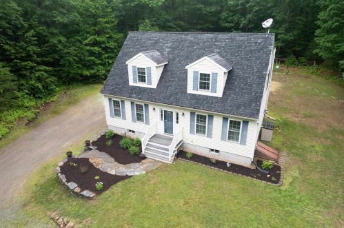 84 Rockwood Pond Rd, Fitzwilliam, NH 03447-3071