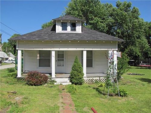 101 3rd St, West Line, MO 64734-8905