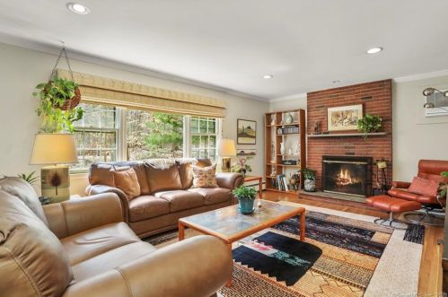 24 Birchside Dr, Norwalk, CT 06850-1512