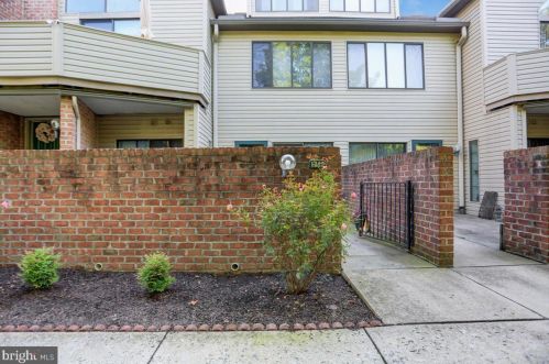 1212 Cherrington Dr, Harrisburg, PA 17110-9496