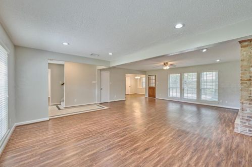 724 Vicksburg Ct, Conroe TX  77302-3836 exterior