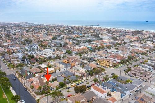 624 15th St, Huntington Beach CA  92648-4048 exterior