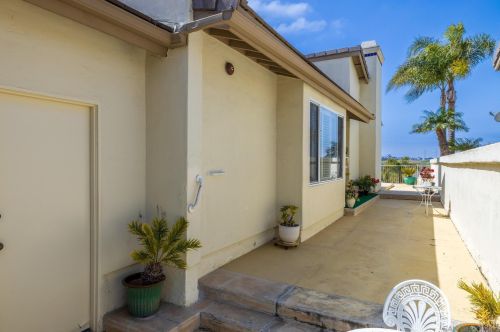 4811 Argosy Ln, Carlsbad, CA 92008-3778
