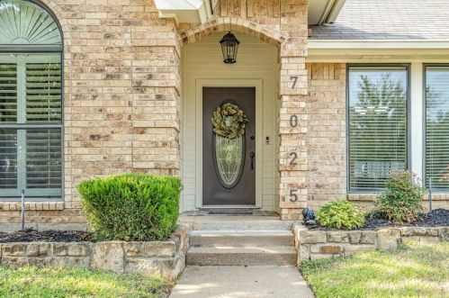 7025 Lincoln Dr, Fort Worth TX  76182-7663 exterior