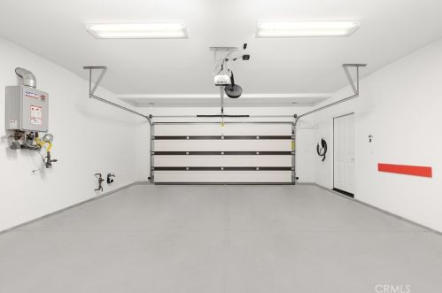 58 Latitude, Irvine CA  92618-8821 exterior