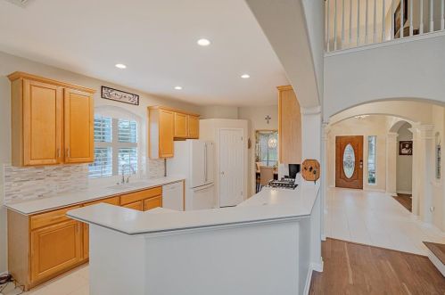 15920 Braesgate Dr, Austin TX  78717-4817 exterior