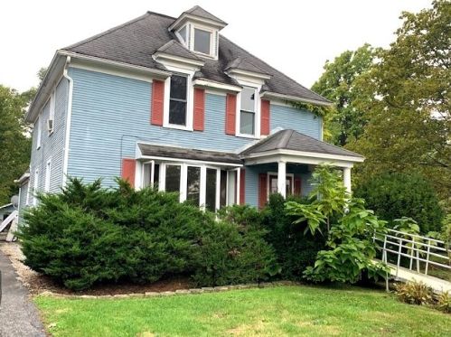 412 Herman St, Crete, IL 60417-2906