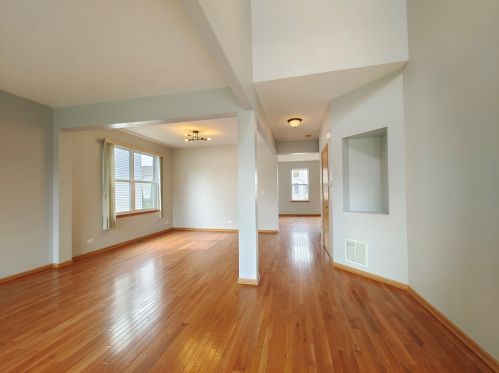 2066 William Dr, Boulder Hill, IL 60538-6004