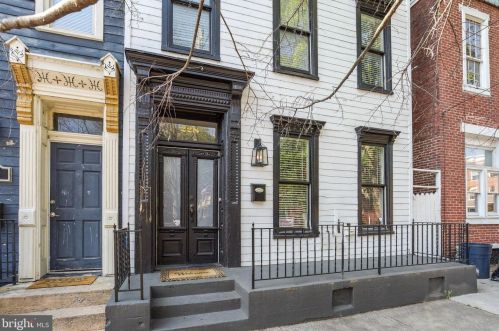 228 Peffer St, Harrisburg, PA 17102-2112