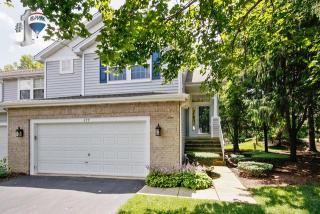 279 Snug Hbr Dr, Willowbrook IL  60527-1826 exterior