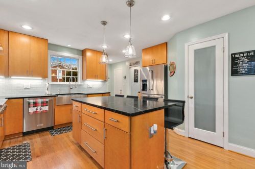 322 Northwest Dr, Silver Spring MD 20901-1431 exterior